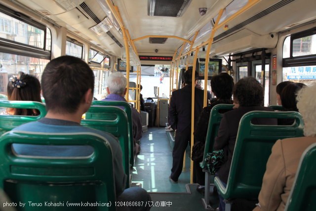 上海と無錫 撮影: 2012年3月~4月 1204060687 バスの車中 photo